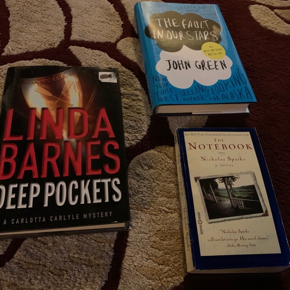 Books 📚 - Picture 2 of 5